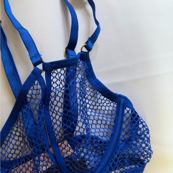 VICTORIAS SECRET VERY SEXY STRAPPY FISHNET OPEN CUP LOW CUT DEMI BRA blue oar - Picture 6 of 8